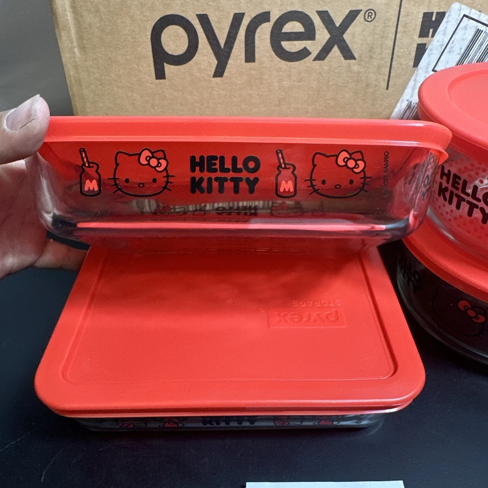 Pyrex Hello Kitty 8-piece Glass Food Storage Container Set with Lids 3 & 4 Cup - Image 3 of 4