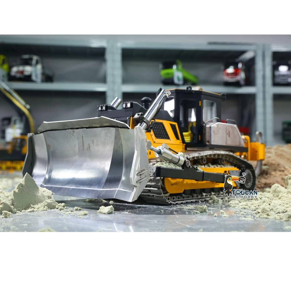 Metal 1/12 RC Hydraulic Bulldozer RTR Dozer Model 1.0L Oil Pump 5 Plows Radio - Image 4 of 4