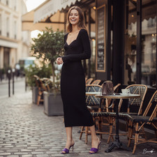 Moon River Sweetheart Neck Flared Long Sleeve Ribbed Sweater Midi Dress in Black