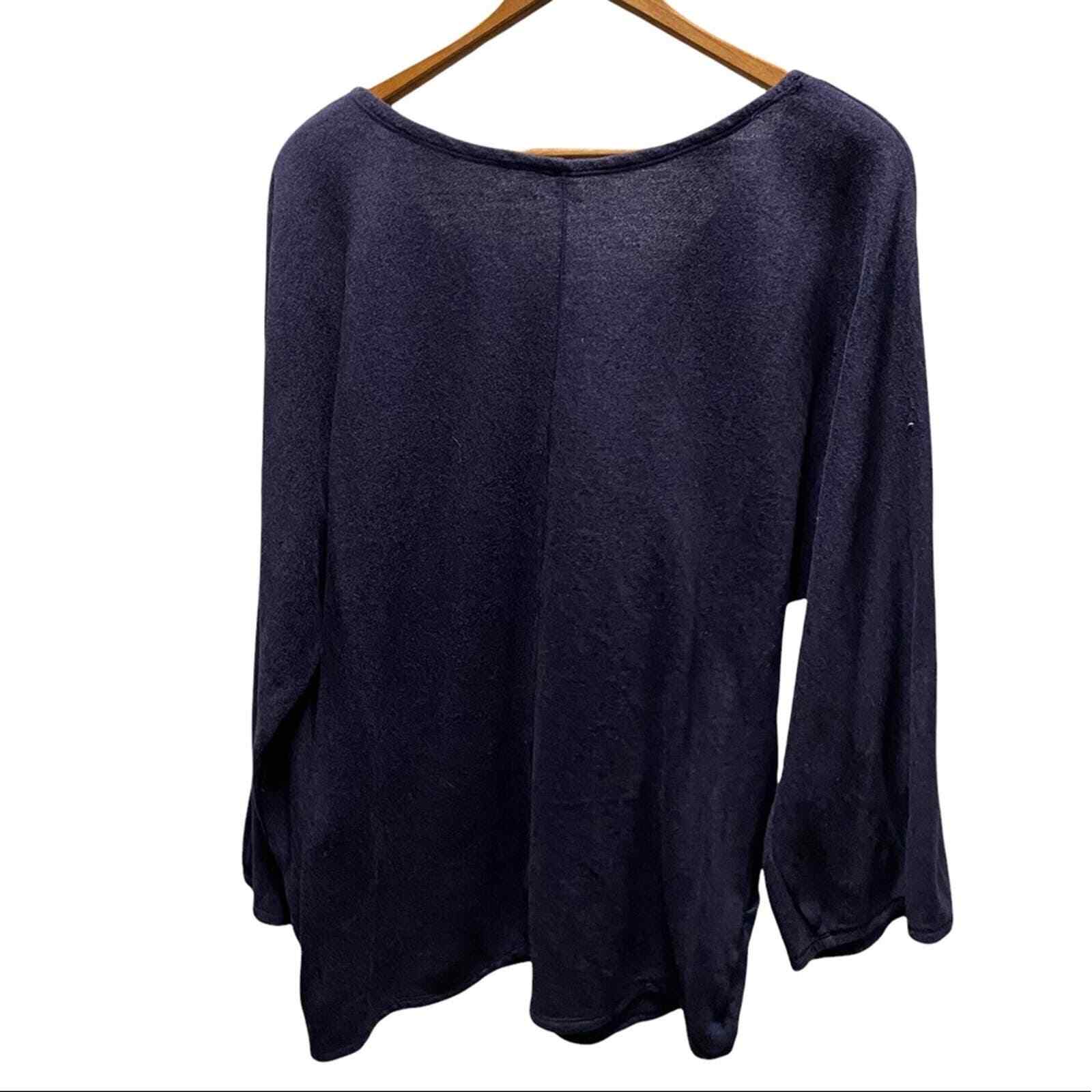 Max Studio Navy Top Medium - image 4