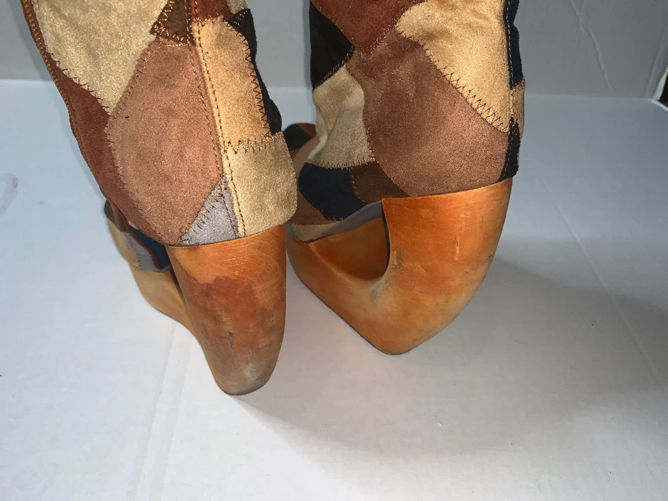 De segunda mano - Bota de madera curva Jeffrey Campbell para mujer (talla 8M) Foto 3 de 4