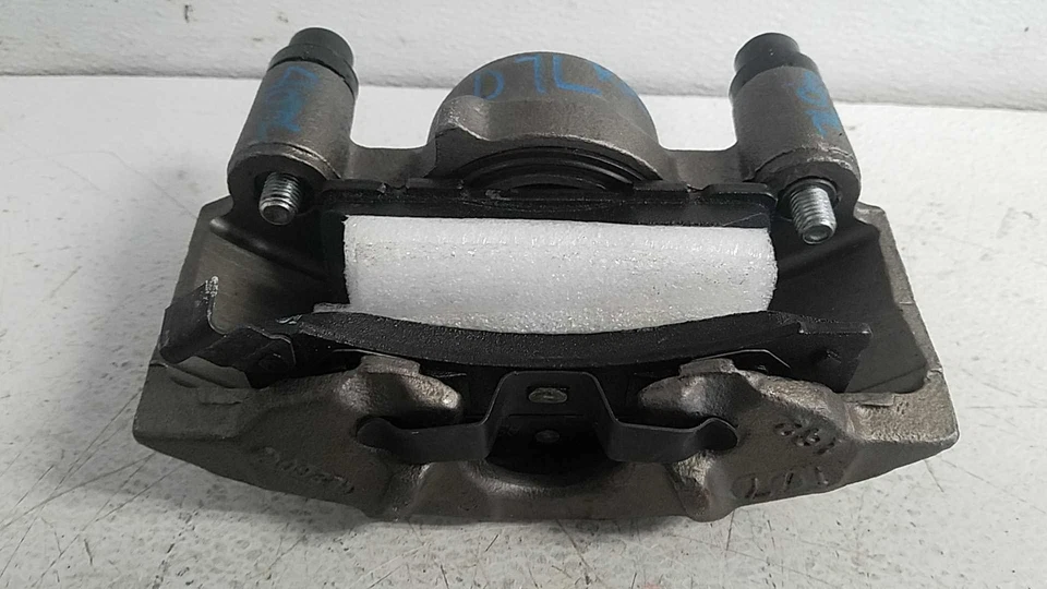 91-96 BUICK CENTURY CEIRA LEFT FRONT DRIVER BRAKE CALIPER & BRACKET *REMAN* - Image 4 of 4