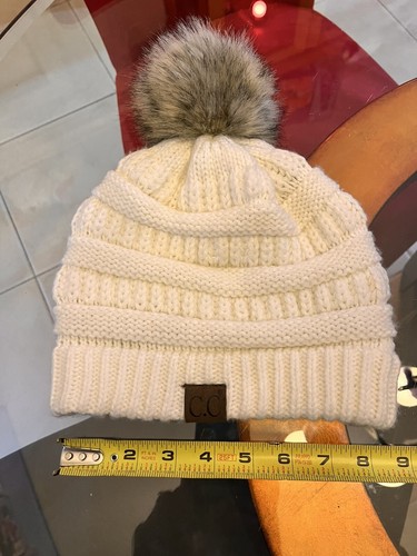 C.C Exclusives FUR POM BEANIE HAT IN IVORY USED - Picture 6 of 9