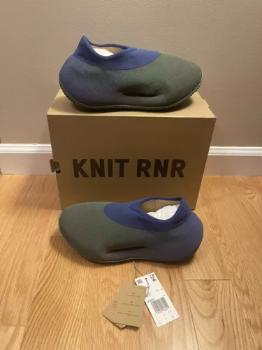 Yeezy Adidas Knit Runner RNR Faded Azure Blue Green size US Men 6.5 / Women 7.5