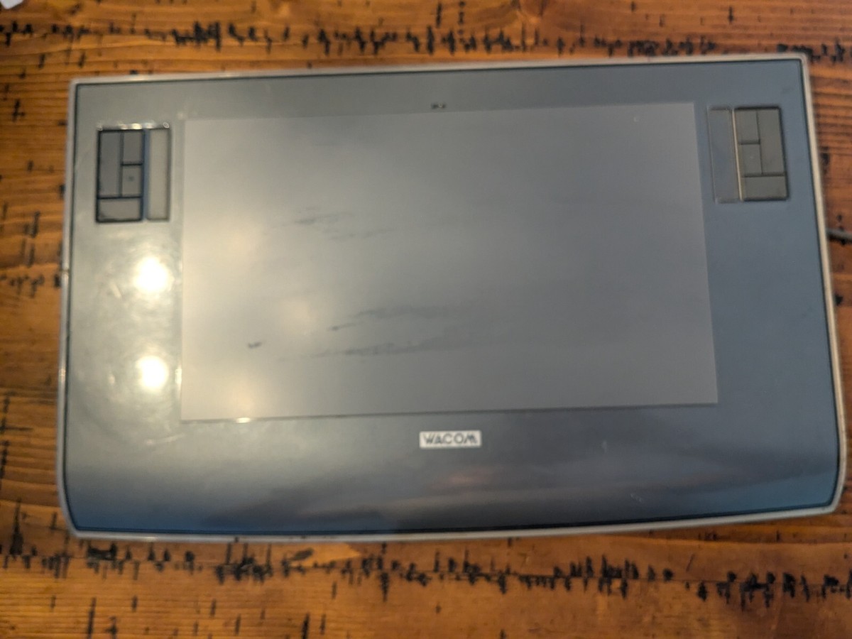液タブ・ペンタブ WACOM Intuos 3 PTZ-631W Amazon.com: Wacom PTZ631W Intuos3 6x11 Wideformat USB tablet