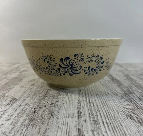 PYREX 403 2.5qt Homestead Vintage Mixing Bowl - No Lid