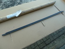 Mercedes-Benz GLE W166 Abdeckleiste Tür Vorne Rechts Unten A1666980262 Mercedes-Benz GLE W166 Abdeckleiste Tür Vorne Rechts Unten A1666980262