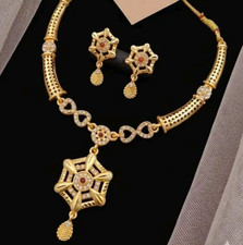 Trendy Golden Necklace With Earrings Jewelry For Woman Wear Fashionable Jewelry