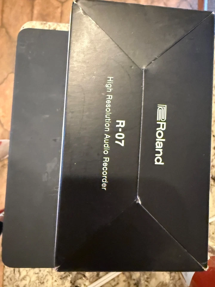 Roland R-07 R07 Portable Stereo Audio Recorder New $229.95 - Image 3 of 4