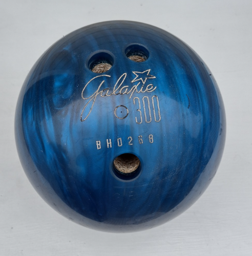 Brunswick Galaxie 300 Blue Swirl 12lb Bowlingkugel vorgebohrt