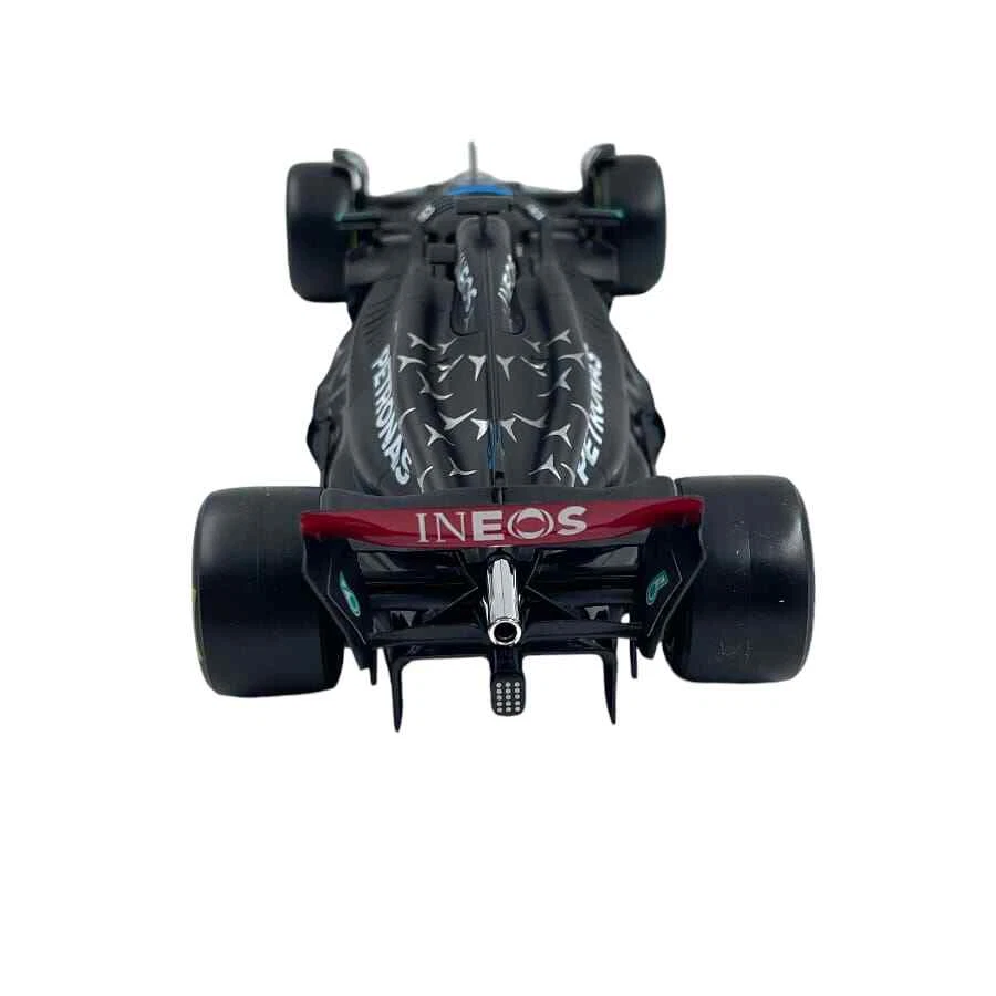 Modellino F1 Bburago 1/24 Mercedes AMG F1 Team W14 Winner Edition 2023 #63 G.... - Immagine 4 di 4