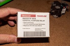 Honeywell R8222 D 1014 DPDT relay, coil 24V, load 120/277/480V, new 1-y warranty