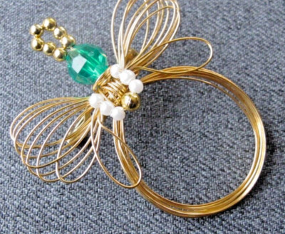 Vintage plastic & pearly beads golden metal wired bee pin brooch