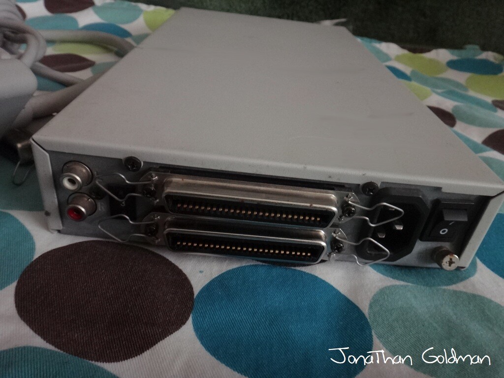 Apple純正 CD300 ( SCSI接続 ) s-l400.jpg