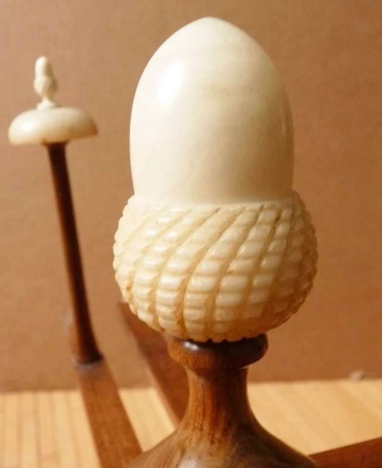 Rouet dévidoir métier à tisser la dentelle en bois et marbre objet ancien - Photo 4/4