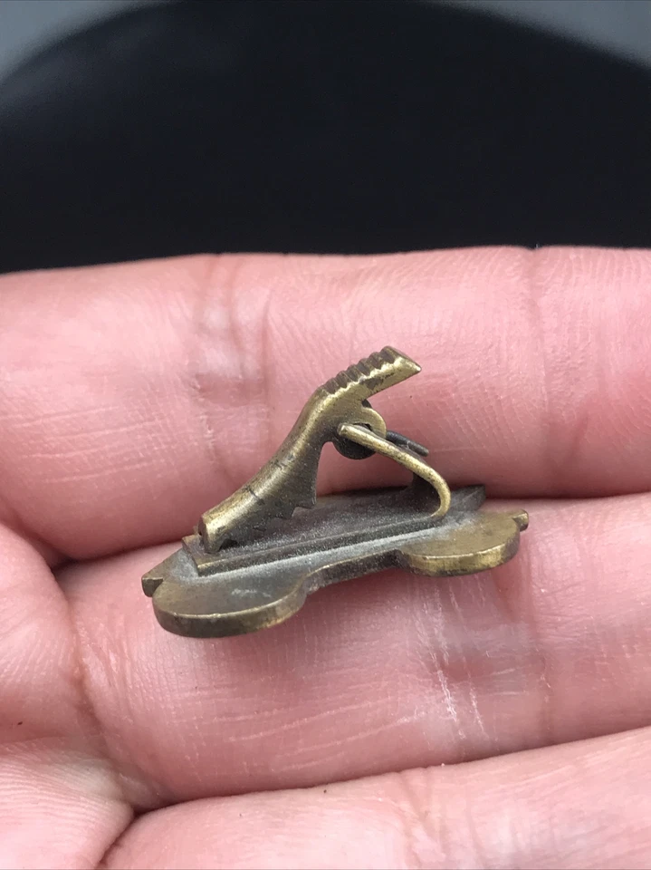 Clip de corbata vintage de latón para diligencia Old West 1" x 5/8" Foto 4 de 4