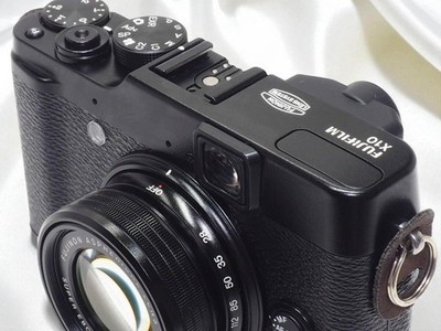 Mint] Fujifilm X10 12.0 MP Fuji X Series Black Digital Camera w