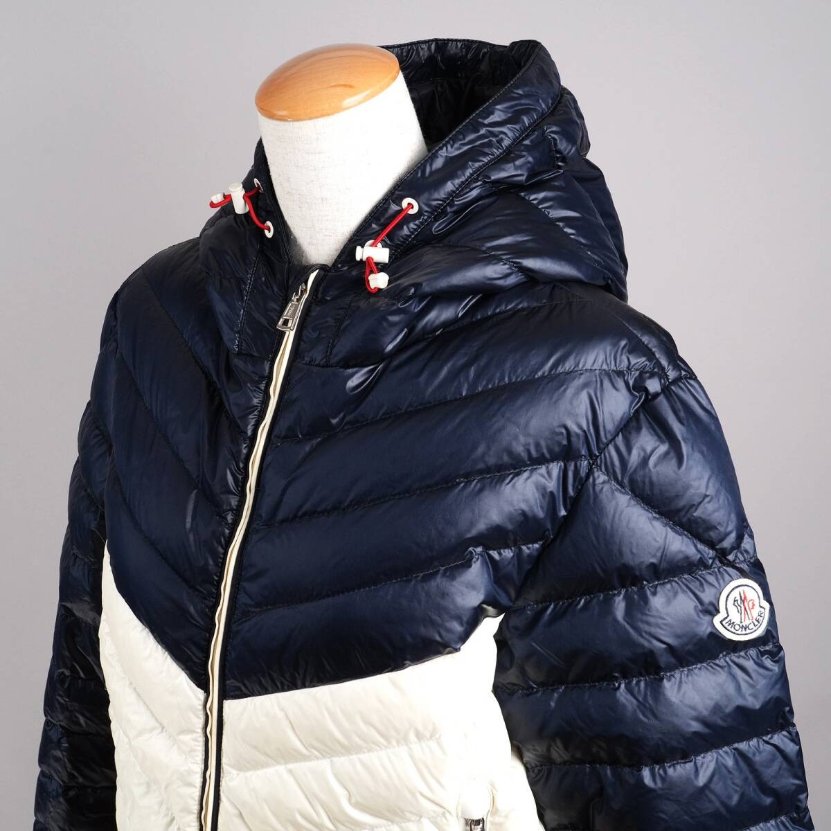 MONCLER PALLISER Size 1 Navy & White & Red (Men