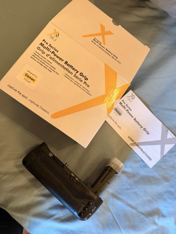 Xit Canon EOS 6D Multi Power battery Grip PRO Series Brand New