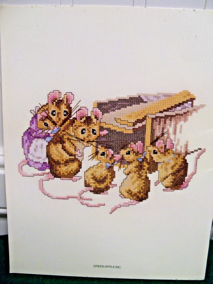 BEATRIX POTTER "TALE OF 2 BAD MICE" X-STITCH BOOKLET - Image 2 of 4