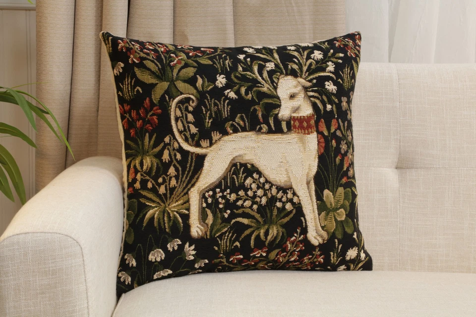 Funda de cojín de diseño de pie de perro medieval, tejida en Bélgica, 18x18 pulgadas Foto 2 de 4