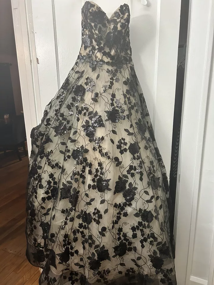 Black & Tan Wedding Dress - Image 4 of 4