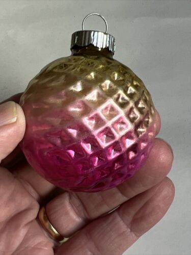 Vintage Shiny Brite Gold Pink Ombre Golf Ball / Waffle Glass Ornament #U - Afbeelding 1 van 6