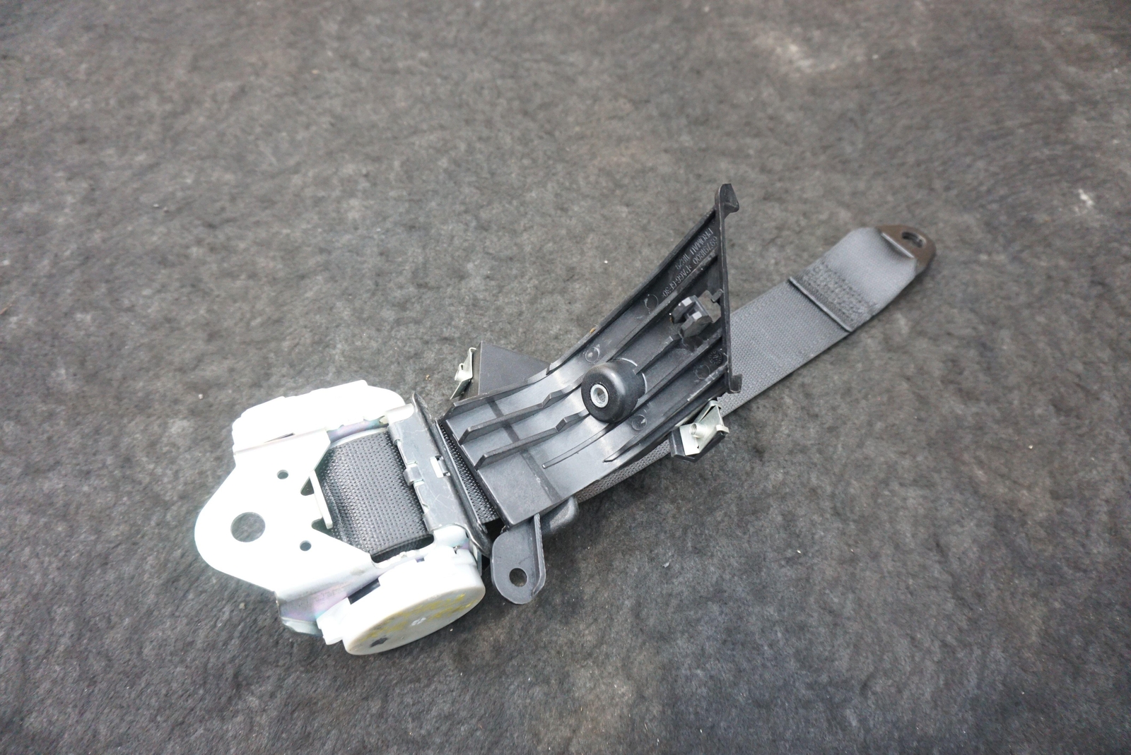 Rear Right Passenger Side Seat Belt OEM 83949700 Ferrari California 2012-14