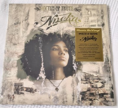 Nneka - Victim Of Truth 2x LP Vinyl M-/M- Limited Edition 2023 Gold Vinyl