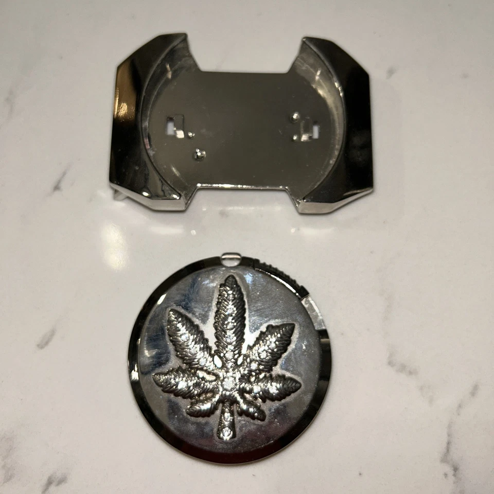 Combo de encendedor extraíble y hebilla de cinturón para hombre Foto 2 de 3