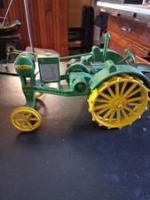 Ertl Classics 15 John Deere Waterloo Boy Tractor 1/16 1916R