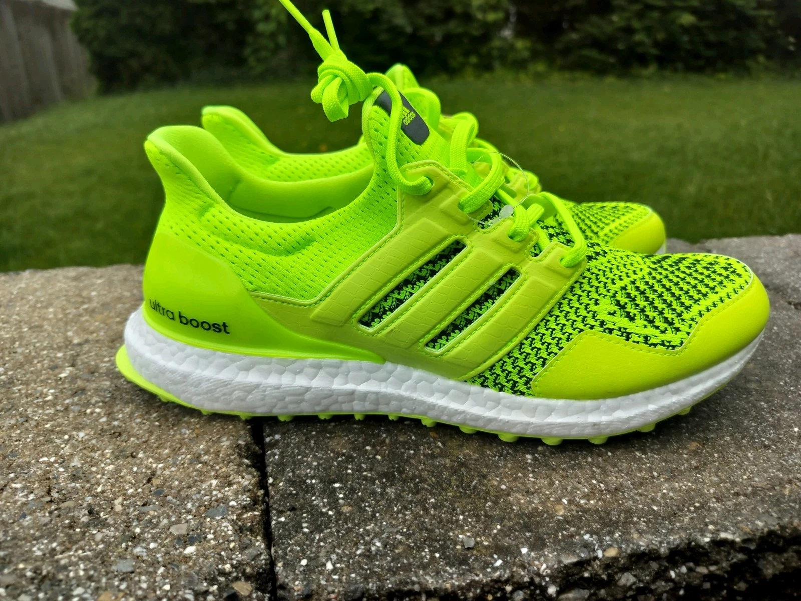 Scarpe da golf Adidas Ultraboost senza punte da uomo taglia 9 5 Lucid Lemon Core nere