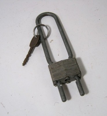 Vintage Master Lock Co Adjustable Long Stem Padlock w Key Works Tools Hardware