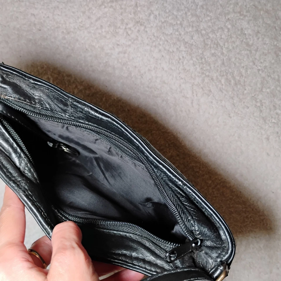 Bolso de Hombro Pequeño Negro Vintage Años 80/90 Piel de Cordero Retro Patchwork Glam Rock Foto 3 de 4