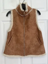 Women's Shearling Faux Fur Vest Large Tan Pockets Full Zip Lined Sleeveless Chic