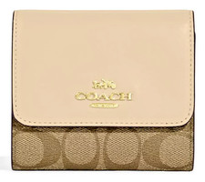 COACH Small Trifold Wallet Signature Canvas CE930 Khaki  Ivory  NEW  NWT    NIP