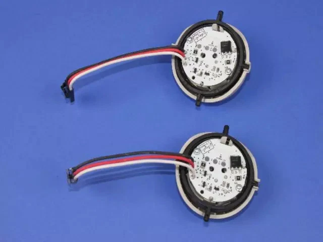 Lámpara LED de Lectura Mopar Original 1DT52DW1AC Foto 3 de 4