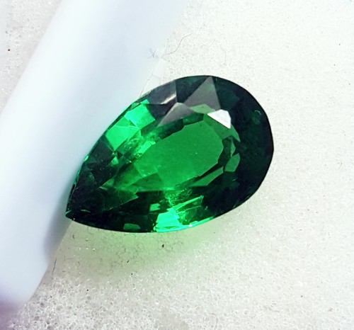 Apatite Verte 8.90 Carats Certifiée - Qualité AAA - Ovale - Sans Traitement - Neuf