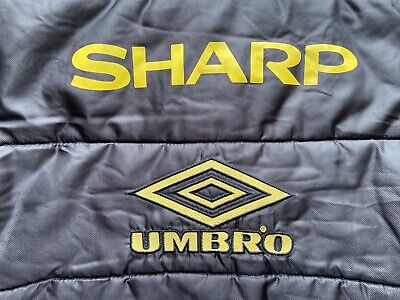 MANCHESTER UNITED FOOTBALL SOCCER PUFFER JACKET GILET UMBRO MANCHESTER UNITED FOOTBALL SOCCER PUFFER JACKET GILET UMBRO