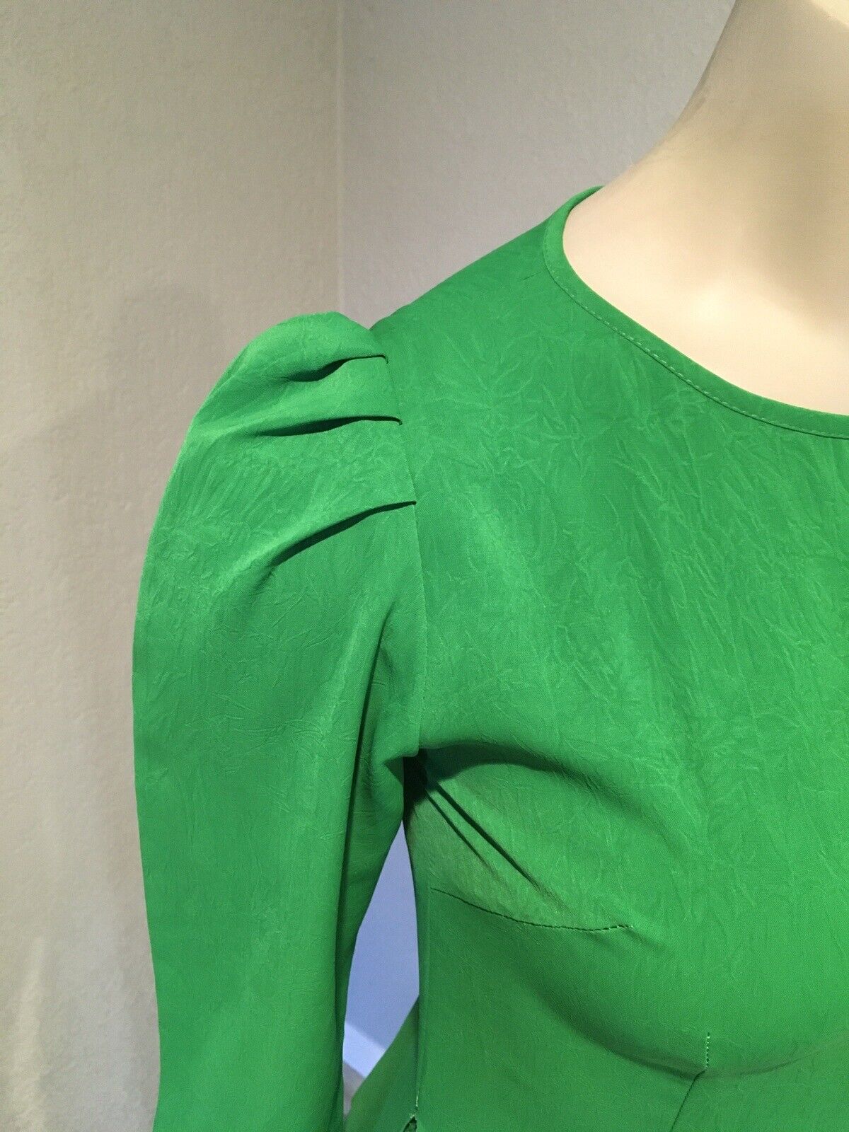 Vietnamese ao dai, green, half sleeves, bow, soft… - image 4