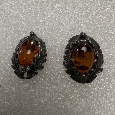 Oval vintage Baltic Amber Silver-Tone Leaf Setting Stud Lobe Earrings Butterfly