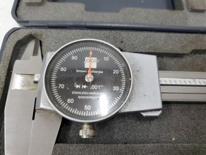 Brown & Sharpe 599-579-4 Swiss Made Dial Caliper – 6" – .001" – Wood Case