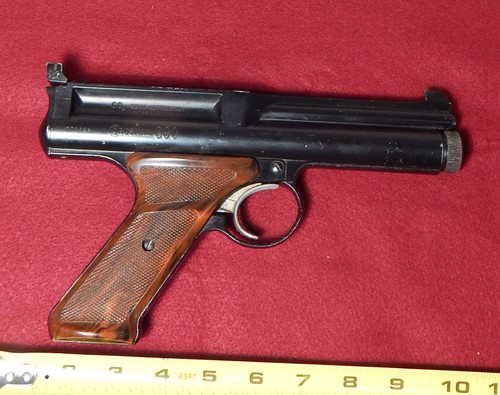 Nice Crosman Late First Variant Model 600 .22 Caliber Air Pistol Works Great!