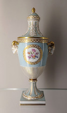 Potschappel Dresden Porzellan Vase Deckelvase Blumenbouquet Bockskopf Widderkopf