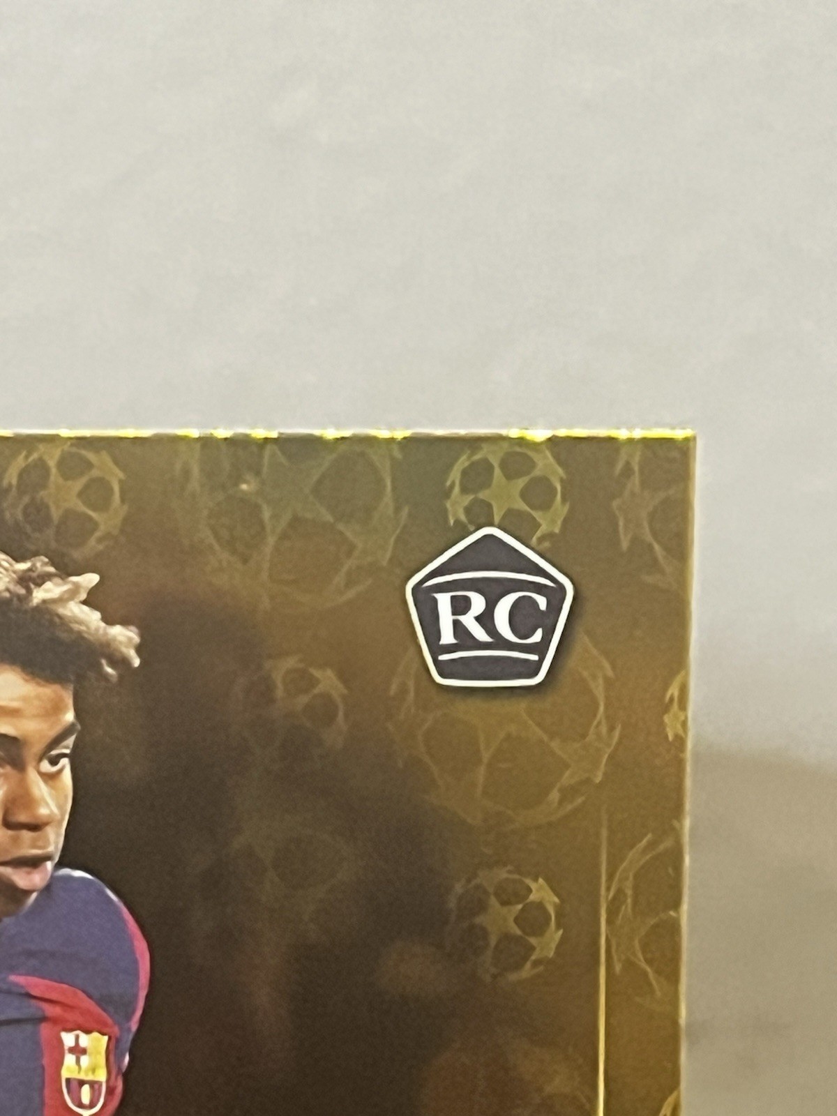 2023-24 Topps UEFA Club Competitions Lamine Yamal #64 Gold Starball Foil (RC) view 3