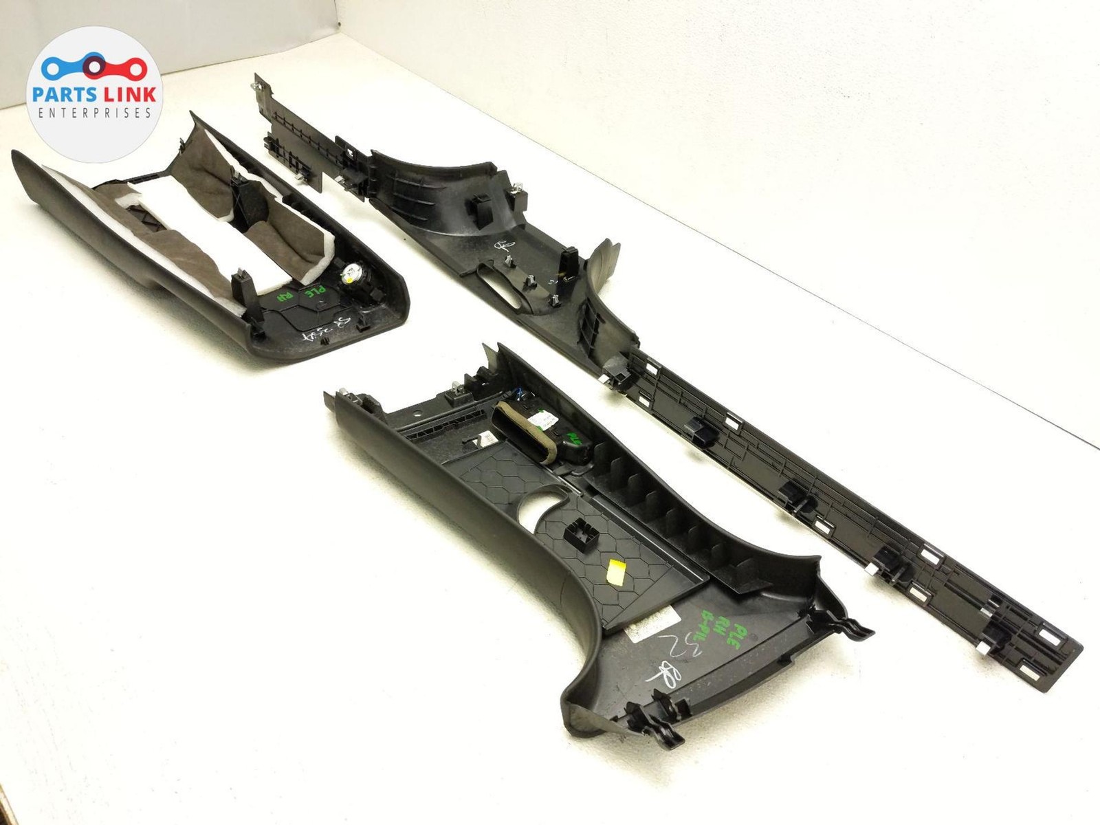 Bentley Bentayga Speed 2016-2020 Right Trim panel
