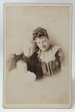 Cabinet Card Photo Family of Women Grandma Daughter Grandbaby