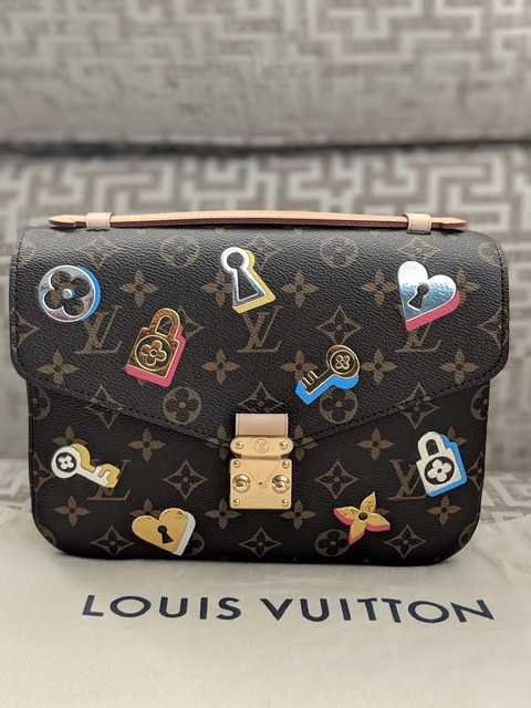 BNWT Limited Edition Louis Vuitton Love Lock Pochette Metis womens handbag | eBay