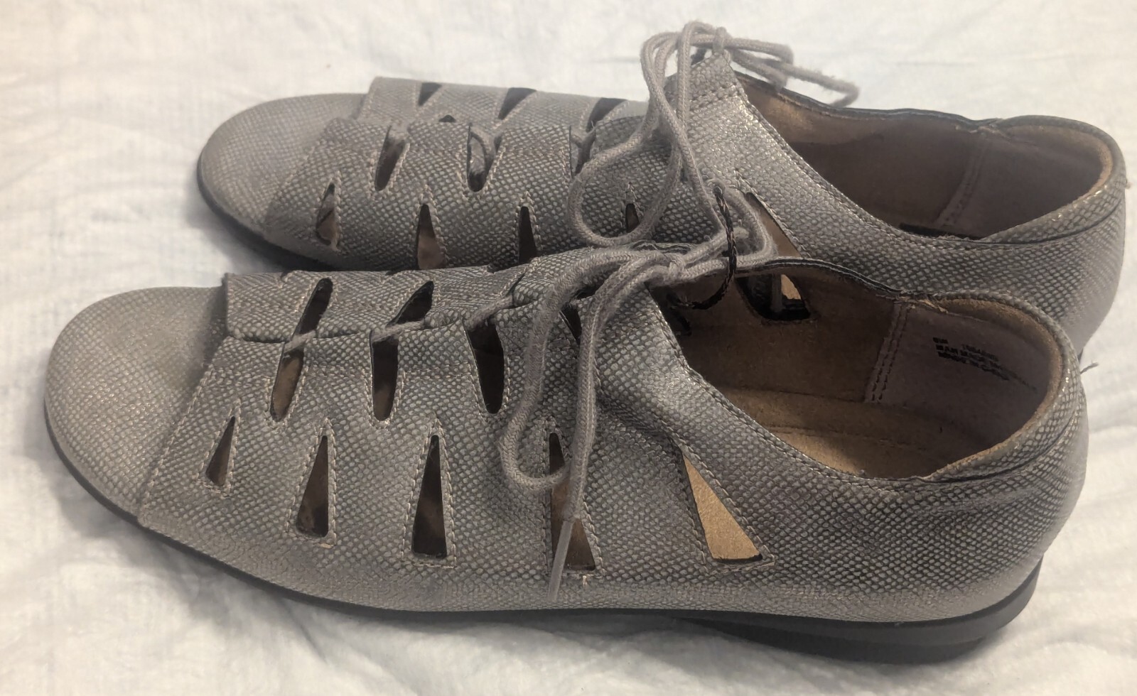 Array Beverly Silver Leather Snakeprint Peep Toe … - image 5