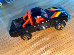 tomica hilux